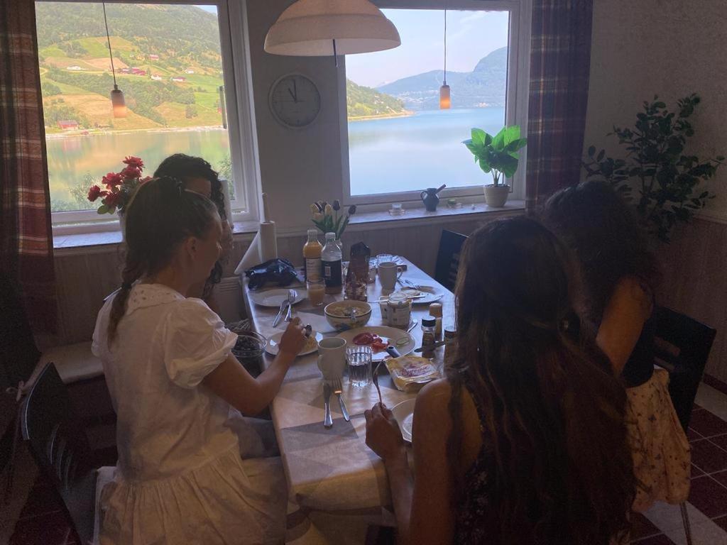 Panorama Fjord Olden Apartman Kültér fotó