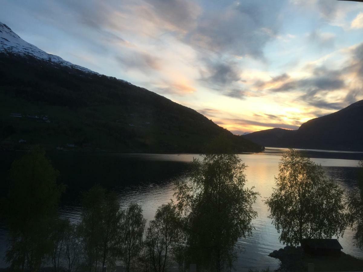Panorama Fjord Olden Apartman Kültér fotó